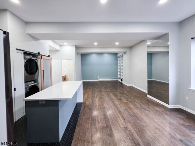 Building Photo - 111 Mulberry St