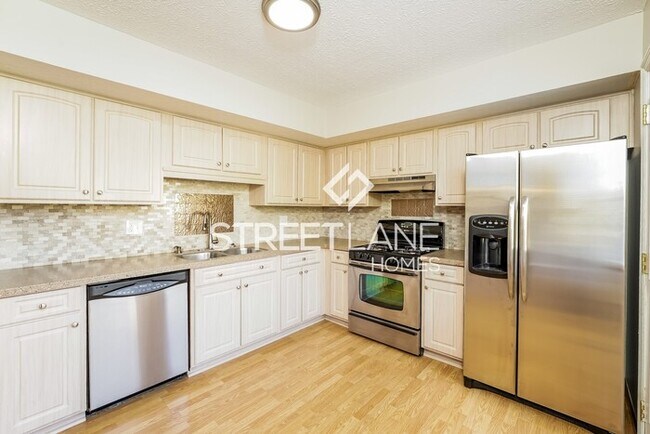 Building Photo - Charming 3 Bedroom in Columbus!