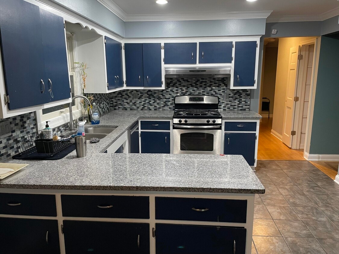 4575 Imperial Dr, Brookfield, WI 53045 House Rental in Brookfield, WI