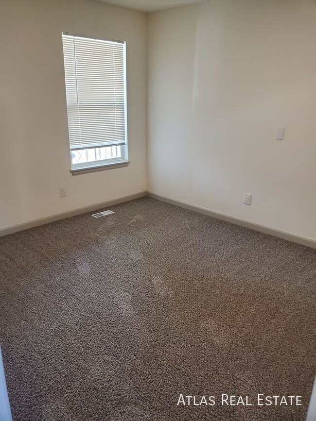 Building Photo - 1679 Ensenada Way