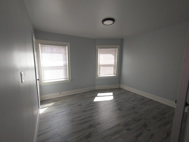 Building Photo - 3216 West St