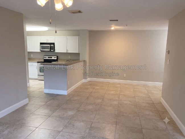 Foto del edificio - 4036 Crockers Lake Blvd
