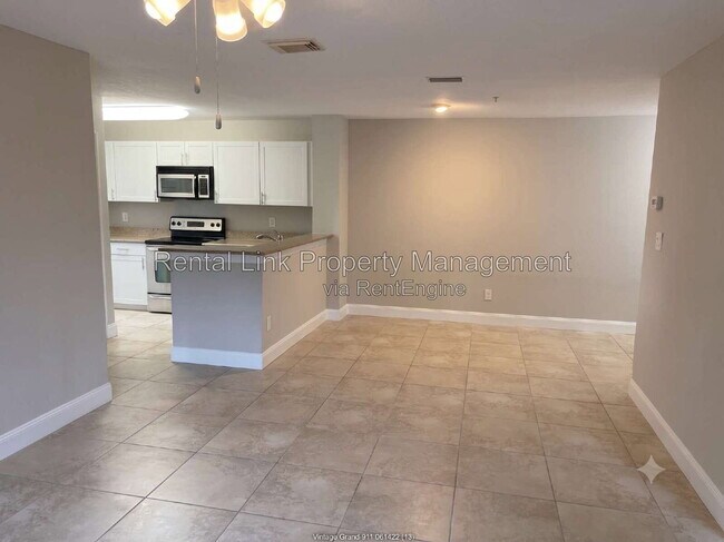 Building Photo - 4036 Crockers Lake Blvd