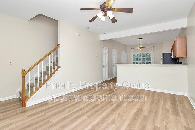 Foto del edificio - 3055 Golden Dale Ln