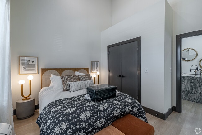 Building Photo - The Villas on Turtle Creek