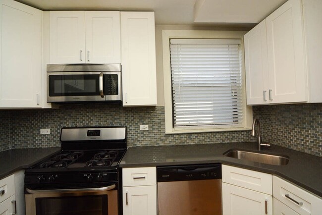 Foto del edificio - 2328 N Rockwell St