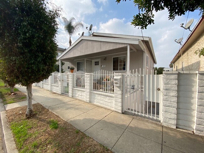 Foto del edificio - 125 N Westlake Ave