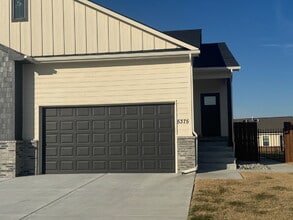 Building Photo - 5375 N Pinecrest Ct