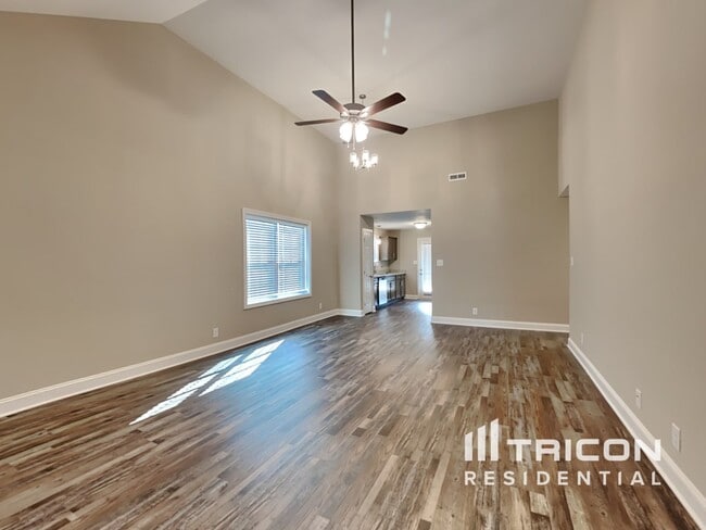 Building Photo - 1080 Dublin Drive Clarksville TN