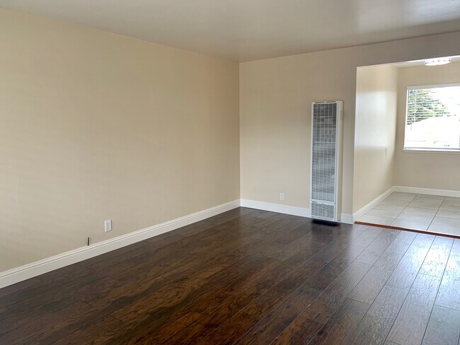 Foto del edificio - 211 Redwood Ave