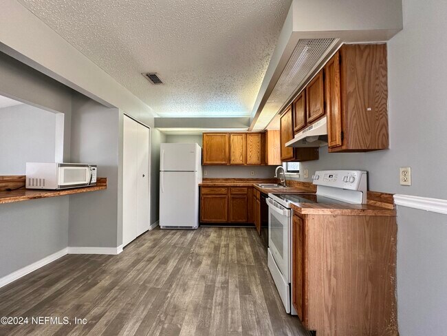 Building Photo - 7691 Gregory Dr