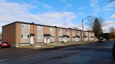 Building Photo - 381 Presland Rd