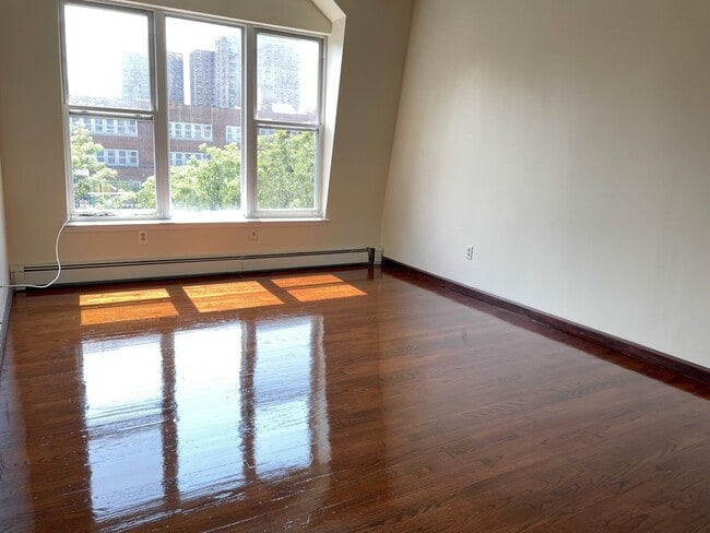 Foto del edificio - 229 E 110th St