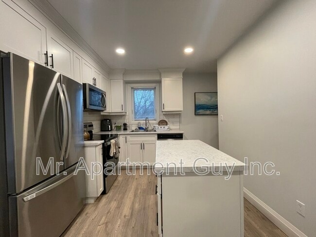 Building Photo - 29 Gruhn St
