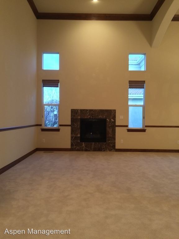 Foto del edificio - 4 br, 4 bath House - 13913 Pinehurst Circle