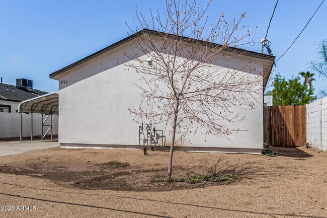 Foto del edificio - 2746 W Pima St