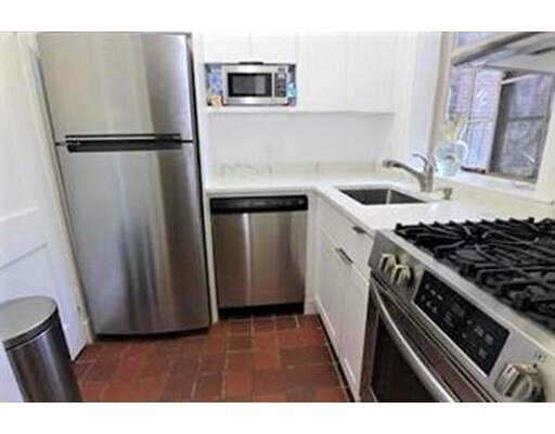 Building Photo - 205 Mount Auburn St