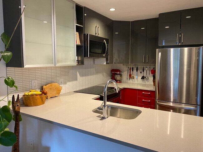 Kitchen - 24 Logan Cir NW