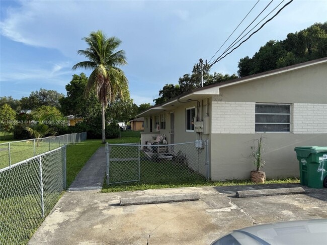 Building Photo - 2742 NW 49th St