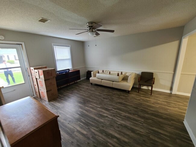 Foto del edificio - 3900 Persimmon St