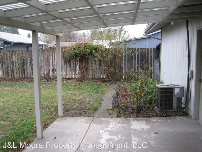 Building Photo - 3 br, 1 bath House - 209 Corcoran Ln