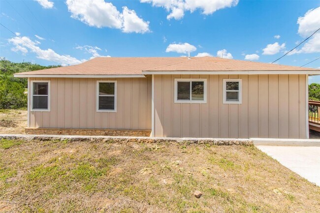 Building Photo - 21316 Crestmont