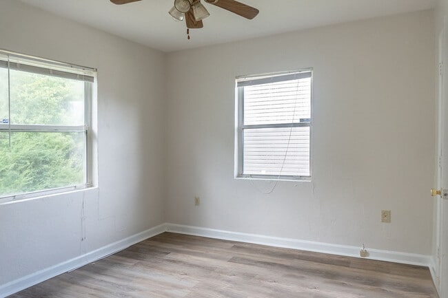 Foto del edificio - 1436 Hudson St