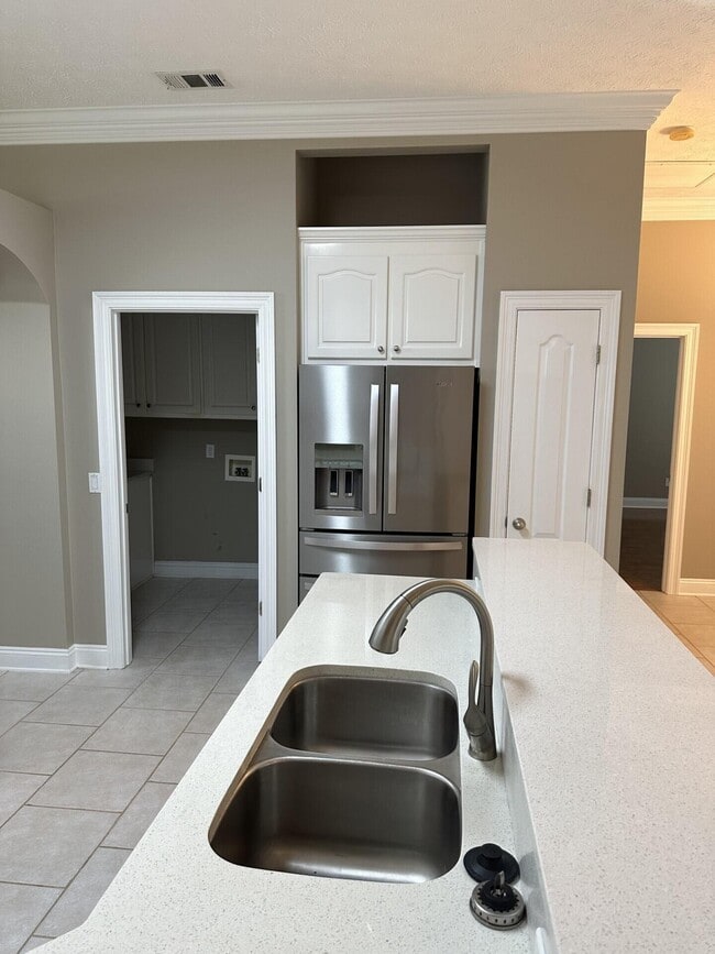 Building Photo - 118 Nautical Way