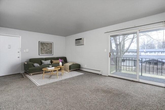 Building Photo - The Pointe at Cherry Hill