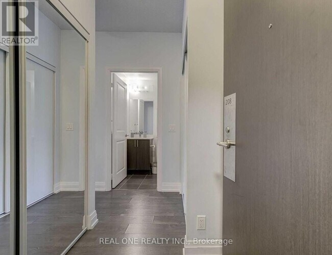 Photo du bâtiment - 7890 Bathurst St