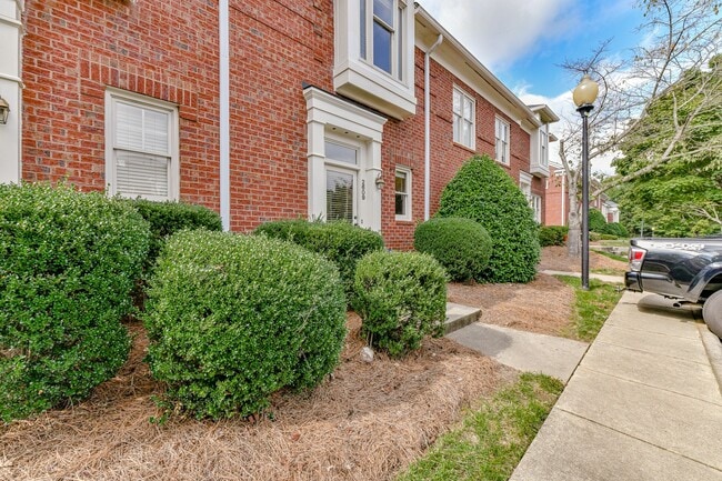 Building Photo - 2609 Dilworth Heights Ln
