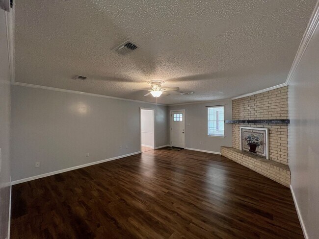 Foto del edificio - 13085 Friendship Rd