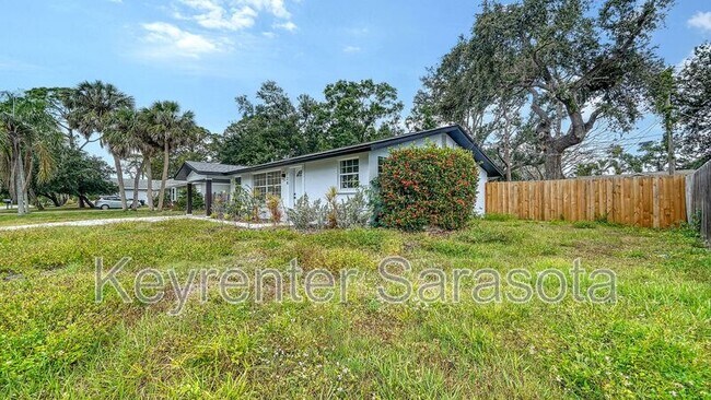 Foto del edificio - 124 Tulane Rd
