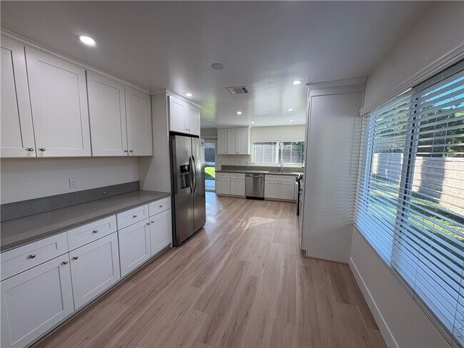 Building Photo - 23260 Forest Canyon Dr