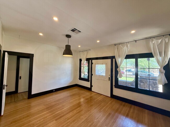Foto del edificio - 507 E Moreland St
