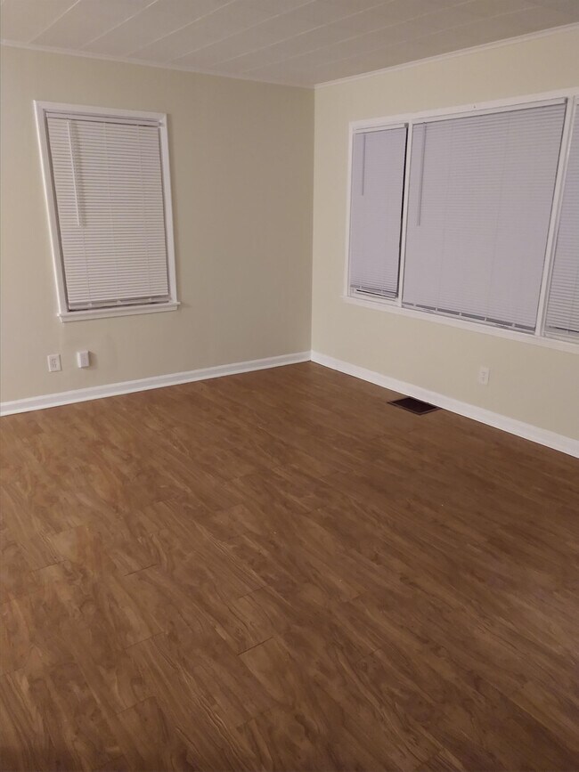 Building Photo - 7334 Clovernook Ave
