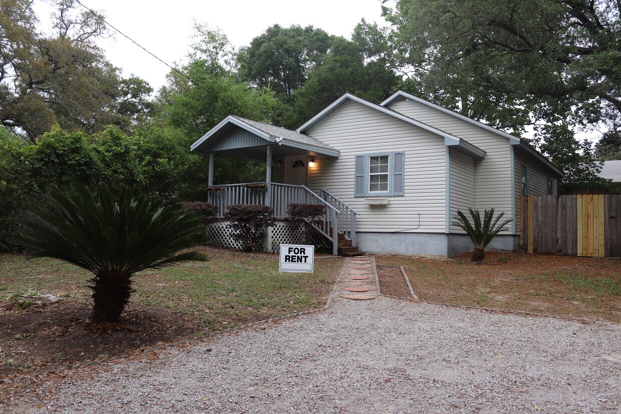 205 Cadillac Ave, Niceville, FL 32578 House Rental in Niceville, FL