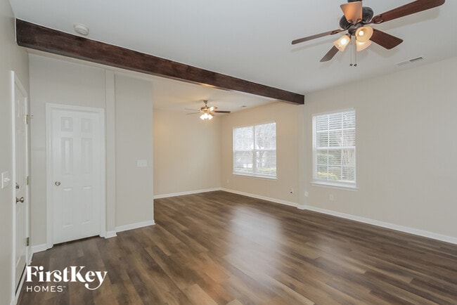 Building Photo - 136 Meandering Way Ln