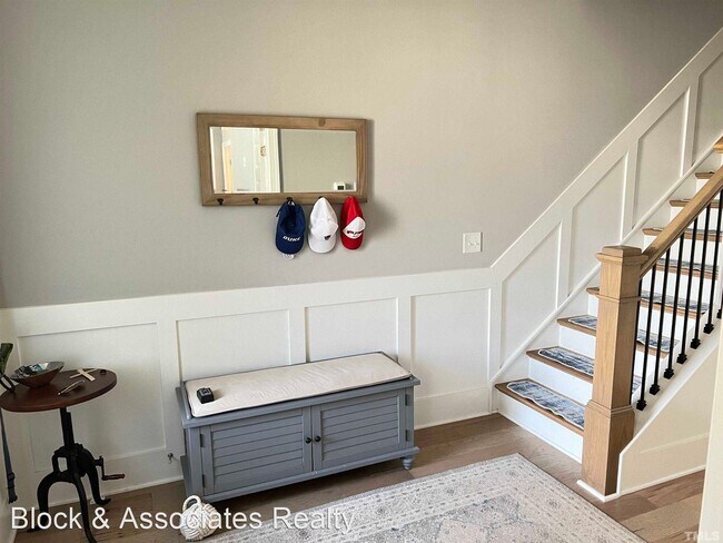 Building Photo - 4 br, 3.5 bath House - 5807 Abingdon Ridge...