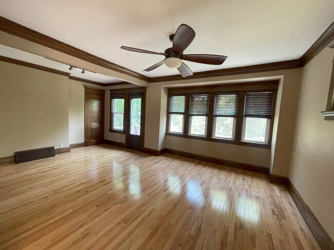 Foto del edificio - 1819 N 51st St