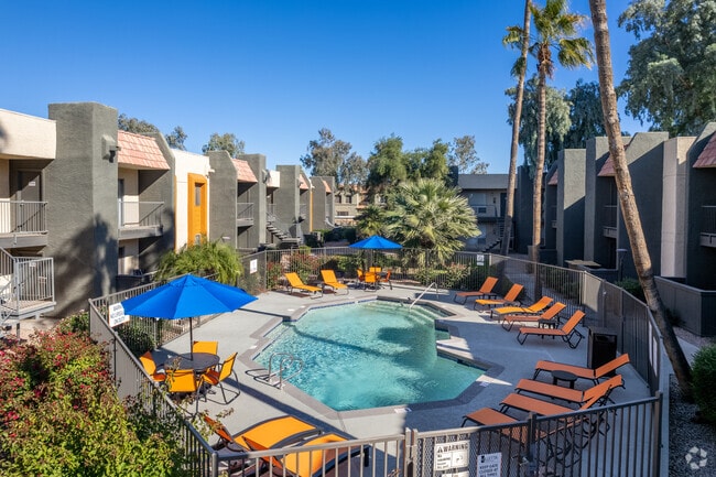 Secondary Pool - Villetta