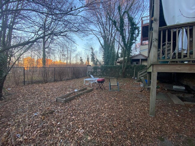 Building Photo - Spacious Apartment Laundry in Unit , XL OU...