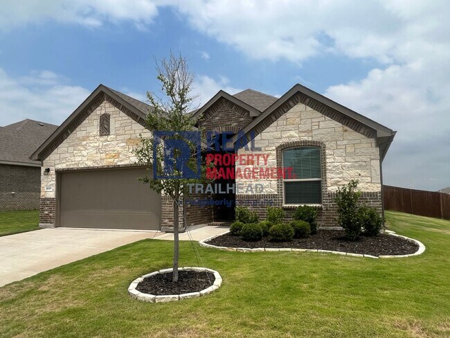 Building Photo - Attractive 3 Bedroom/2 Bath Open Concept Home