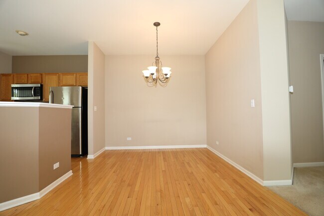 Building Photo - 1600 Superior Ct