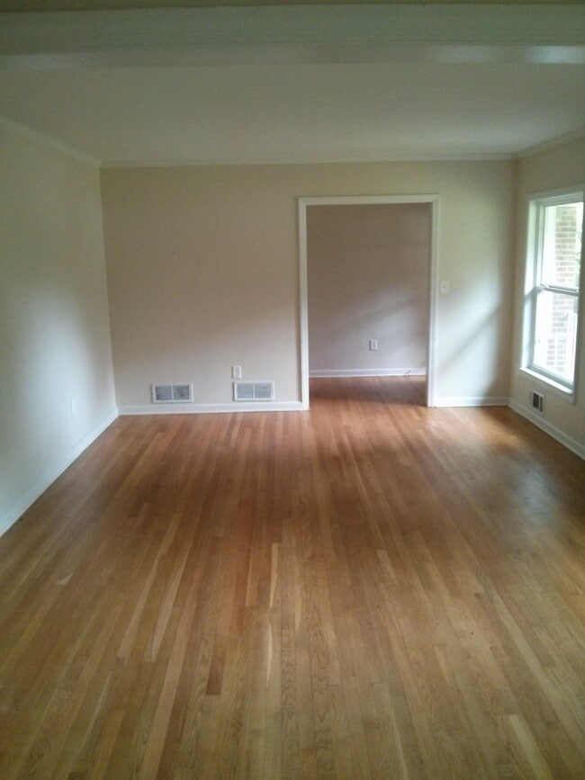 Building Photo - 1284 Lynhurst Dr SW