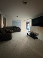 Building Photo - 3225 Schieffer Ave