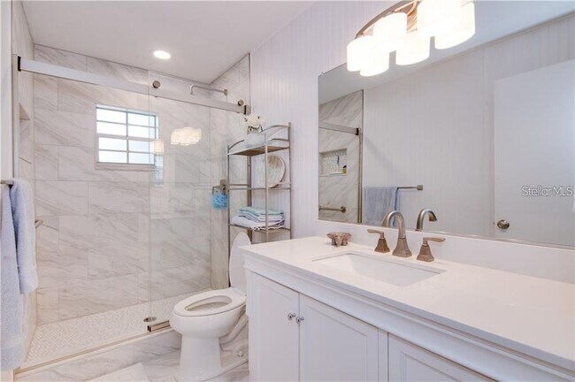 Foto del edificio - 1706 Belleair Forest Dr