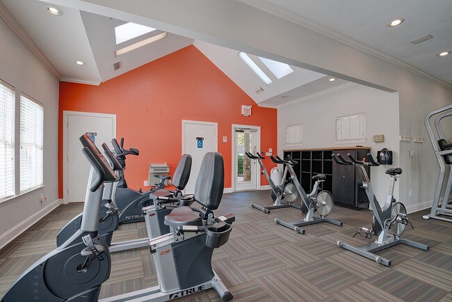 Building Photo - 150 Summit