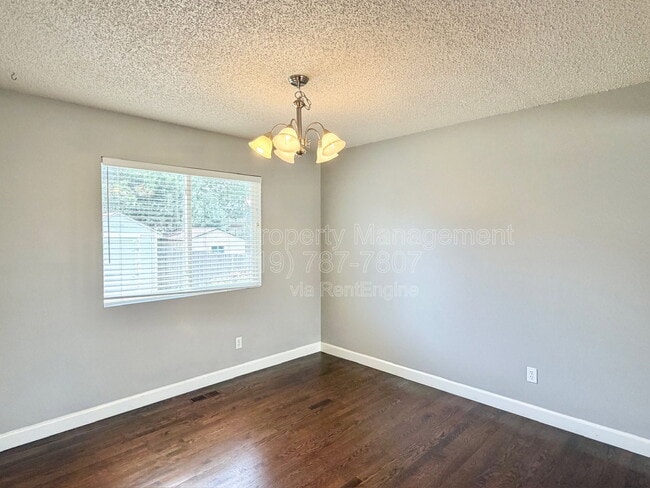 Building Photo - 2825 Dristol Dr