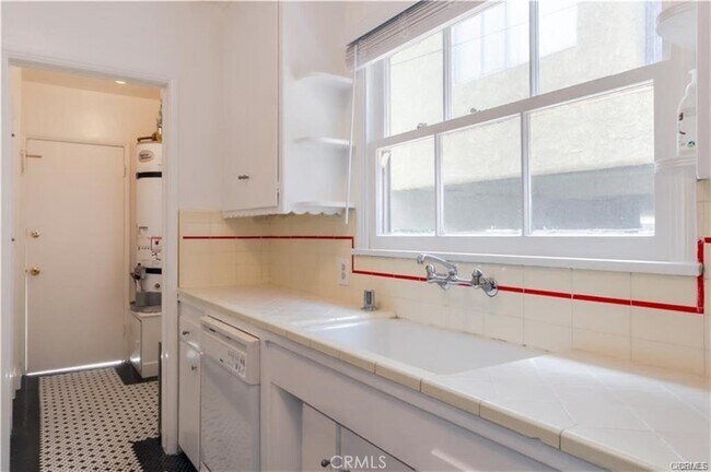 Foto del edificio - 4266 Troost Ave